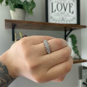 1ct diamond cluster pyramid band ring